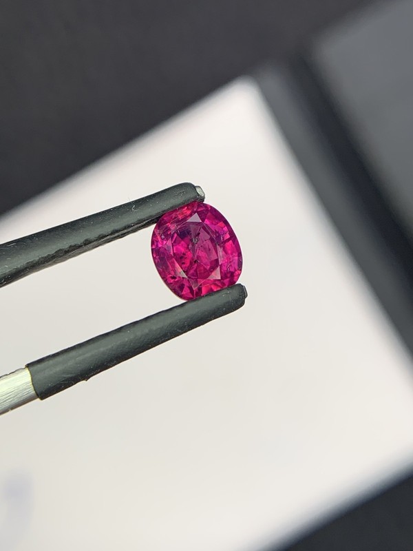 0.98 Ct Natural Ruby Oval Shape Loose Gemstone From Kashmir Pakistan gallery