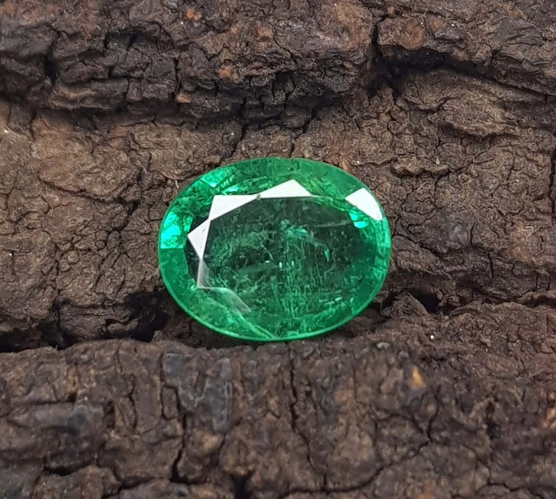 0.90 carat Natural Emerald Zambian oval Cut Untreated loose Gemstone