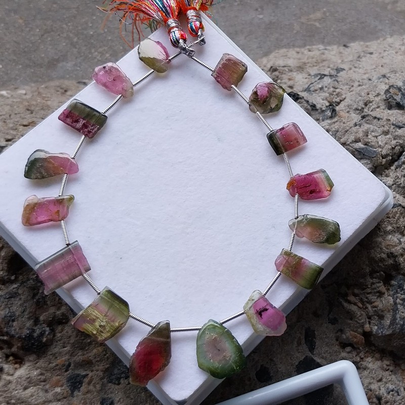 55Ct 7.5×11 to 10x18MM Natural Watermelon Bi Color Tourmaline Slice 8 inch Beads