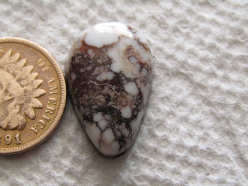 Natural Wildhorse Magnesite Cabochon 13 carats Wild Horse Cab White Red Brown