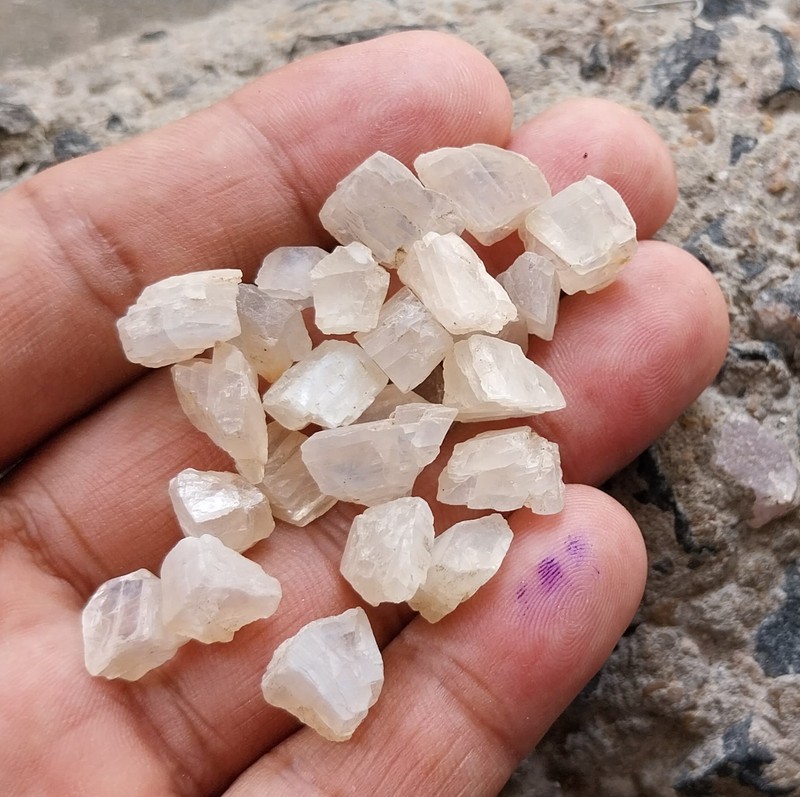 90 Ct 9 To 14 MM Natural White Color Rainbow Moonstone Rough Raw 25 Piece Lot gallery