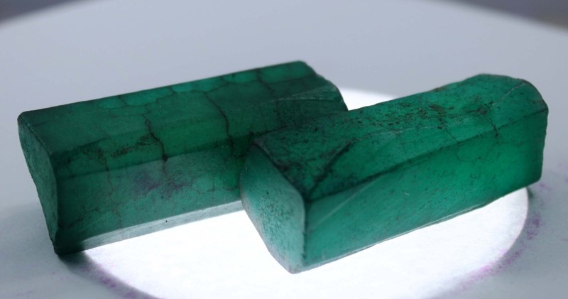 500 Ct Natural Emerald Green Rough Uncut Huge Size CERTIFIED Loose Gemstone