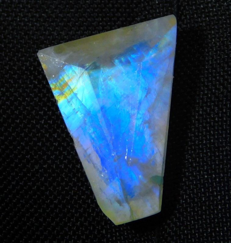 5 Ct 6x10x13 mm Natural BLUE RAINBOW MOONSTONE FANCY Cabochon Gemstone CN=34