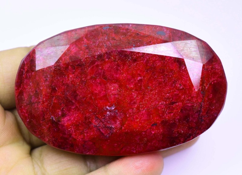 662.5 CT Natural Huge Red Ruby Certified Earth-Mined Oval Cut Loose Gemstone