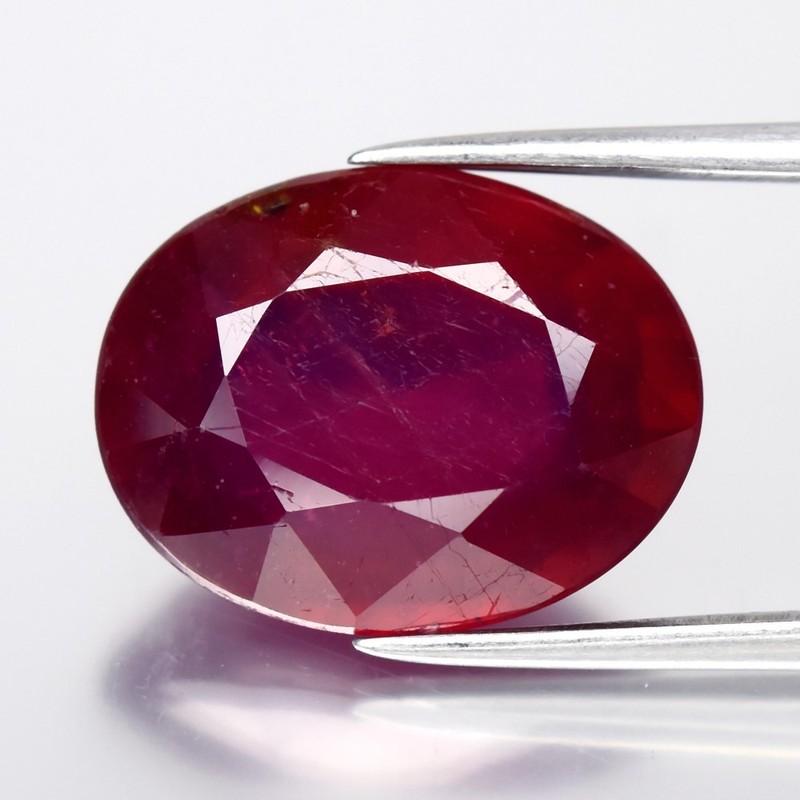 💎 9.36ct Oval Purplish Red Ruby – Heated Glass Filled, Africa Gemstone