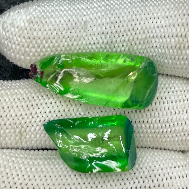 115 Ct Lab-Created Green Corundum Rough *RARE* For Faceting | Corundum Rough gallery