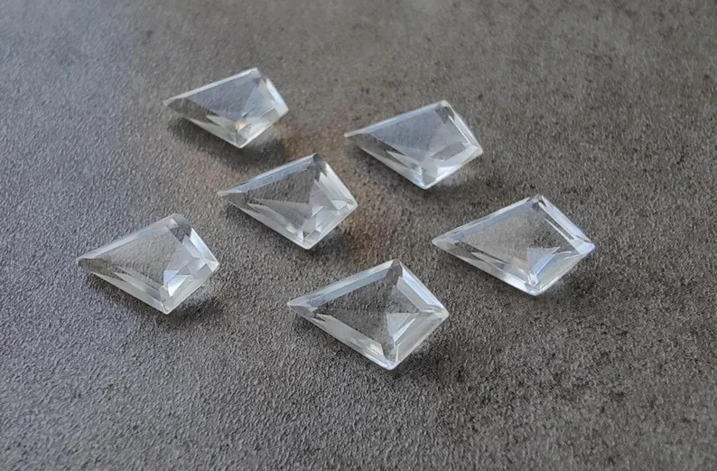 [WHOLESALE] NATURAL CRYSTAL QUARTZ FACETED KITE SHAPE LOOSE GEMSTONE
