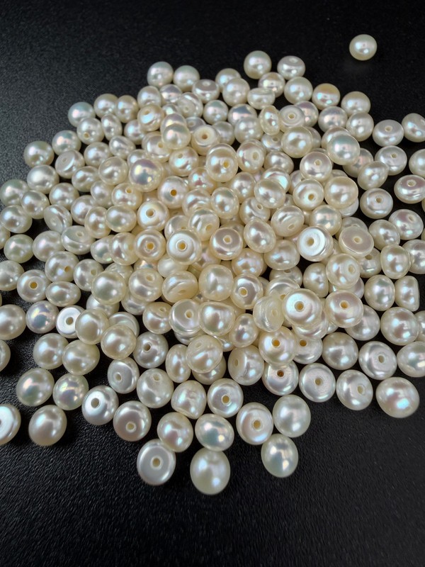 Natural 4mm – 4.5mm White freshwater Button Pearls half-drilled cabochon