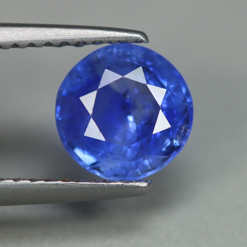 1.76 Cts_Best Collection_Round Brilliant_100 % Natural Blue Sapphire_Srilanka