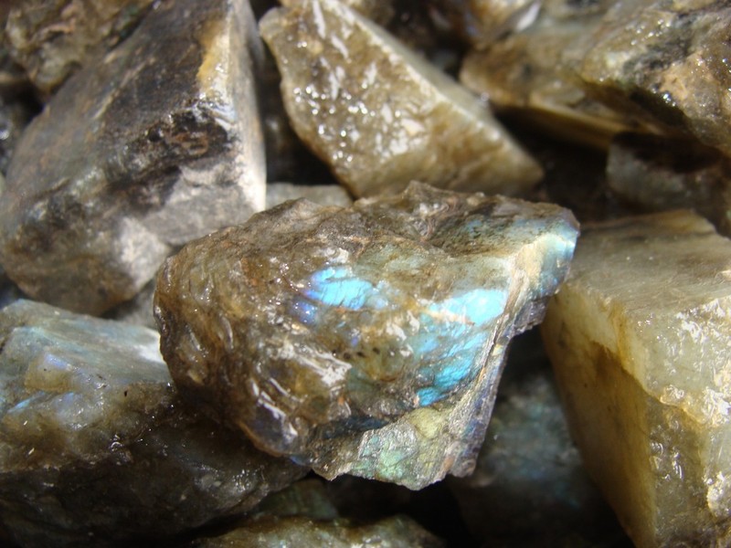 500 Carat Lots of Unsearched Natural Labradorite Rough + a FREE faceted Gemstone gallery