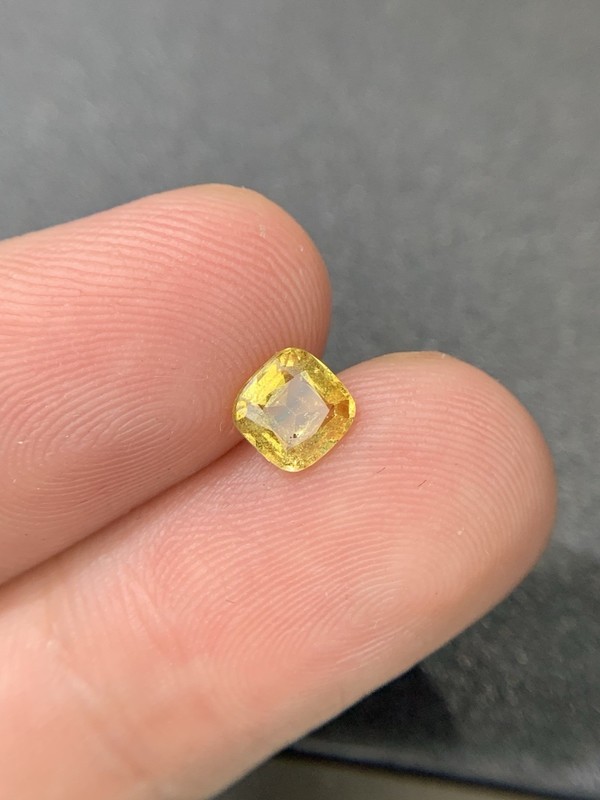 Yellow Sapphire 1.05 Ct gallery