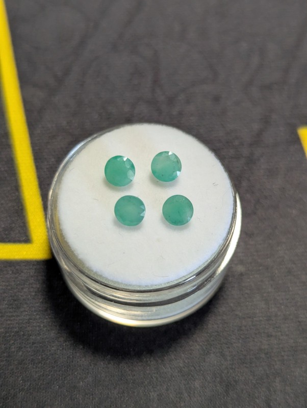 Round Cut Faceted Natural Green Emerald Brazil 4pcs Approx 1ct 4.5mm Gemstone