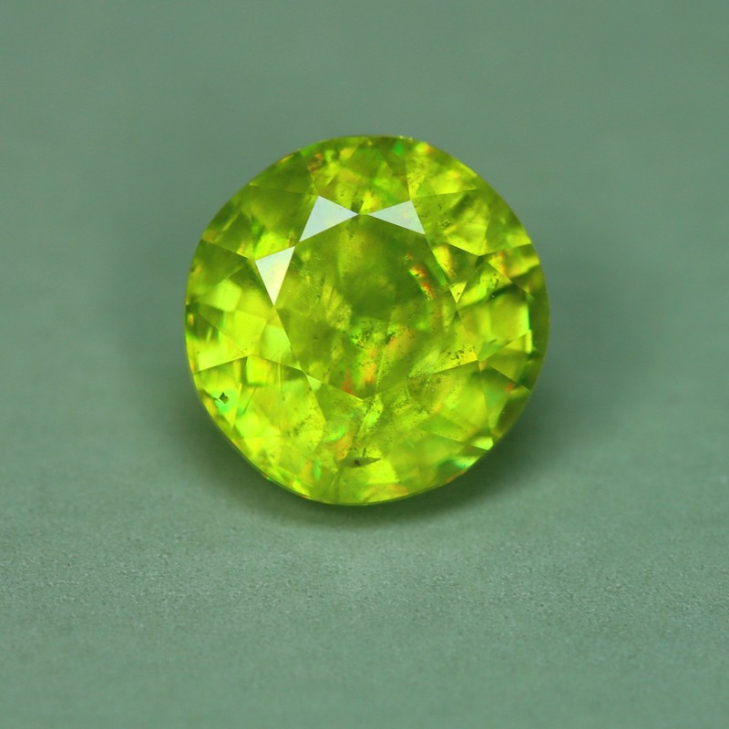 1.55 Cts_Great Round Brilliant Cut_100 % Natural Unheated Titanite Green Sphene