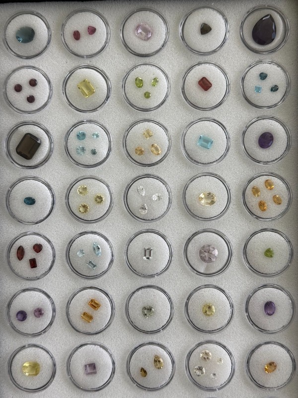 150+ TCW Natural Gemstones Mixed Lot Topaz, Amethyst, Garnet & more with Tray gallery