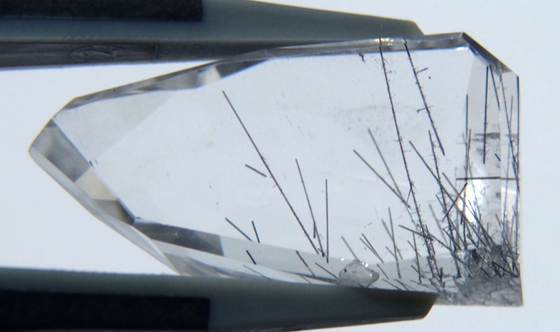 IP30 Tourmalinated Quartz 23.25ct 23x11x8mm Black needles with inclusions