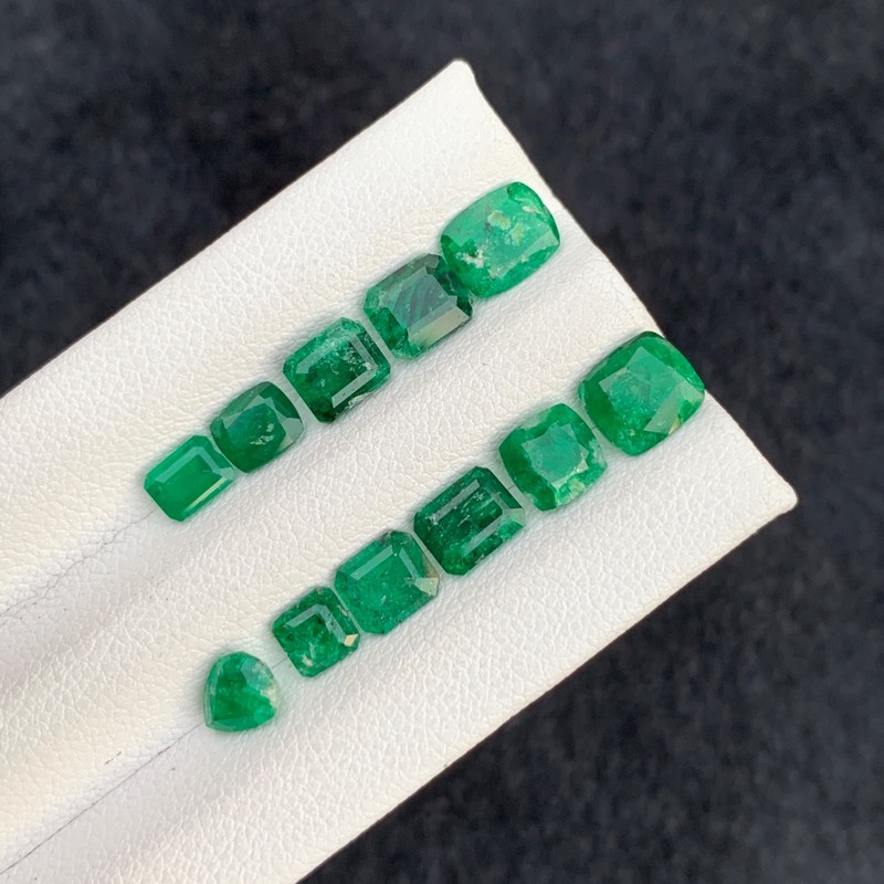 Natural Swat Emerald Lot 6.77 Ct 11 Pieces Mixed Cut Cushion Emerald Pear Loose gallery