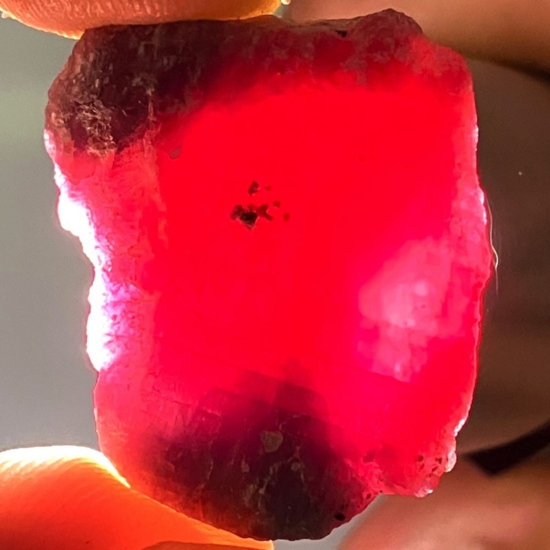 66.18 Ct – Natural 100% Unheated Beautiful Rough Red Ruby Madagascar