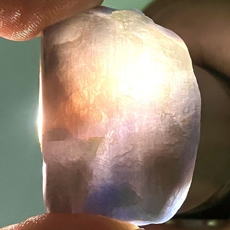 81.15 Ct – Natural 100% Very Good Big Size Rough Blue Sapphire Madagascar