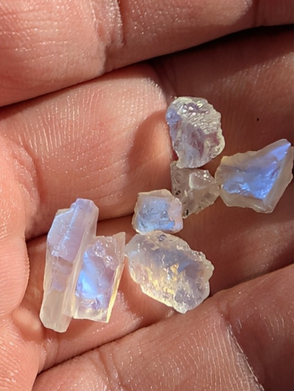 USA seller 17.40 rainbow Madagascar Moonstone cabochon tumbling rough gemstone.