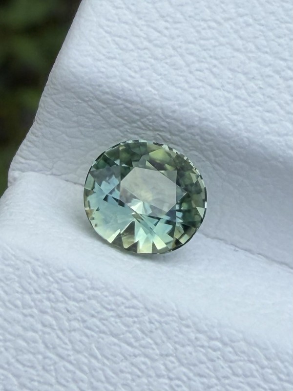 Certified Unheated 1.05ct Bluish Yellow Green Sapphire | Natural Africa