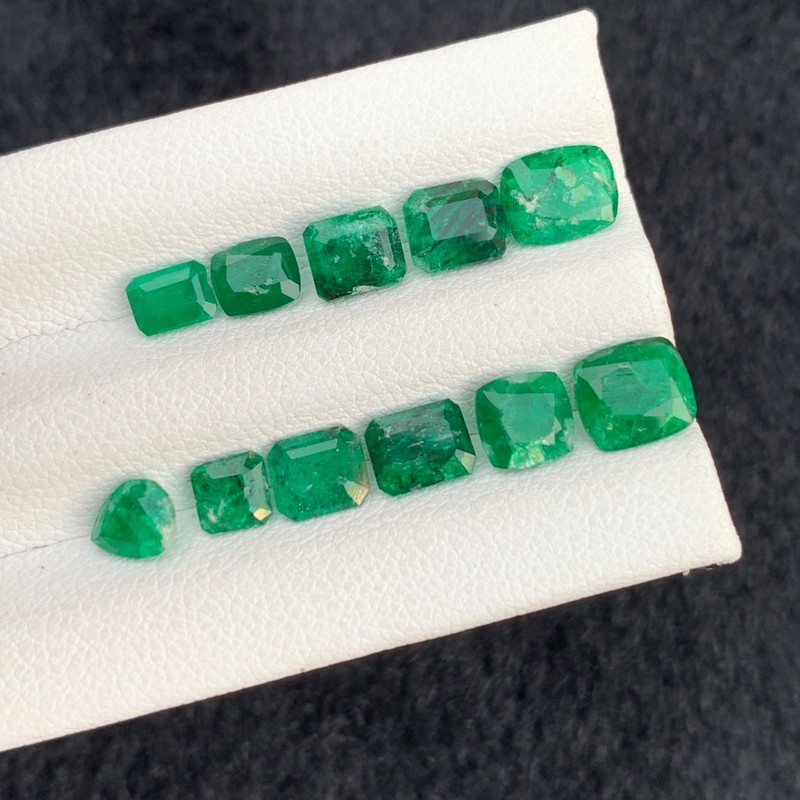 Natural Swat Emerald Lot 6.77 Ct 11 Pieces Mixed Cut Cushion Emerald Pear Loose gallery