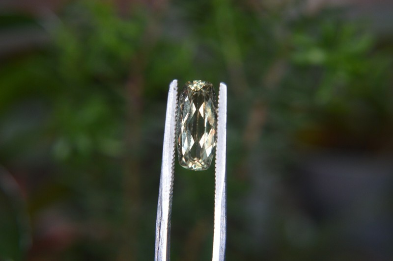 3.00ct colour change Diaspore gemstone, Natural.