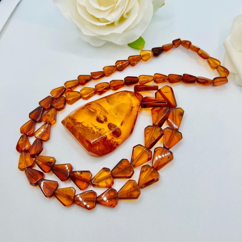 Art Deco amber necklace with chunk pendant