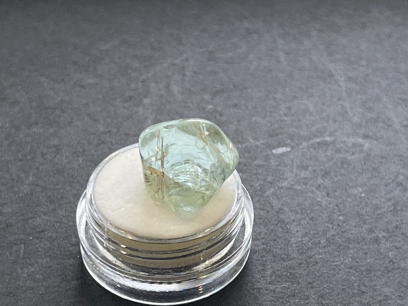 Raw Aquamarine Gemstone. Gemologist Verified. 21.10 Carats