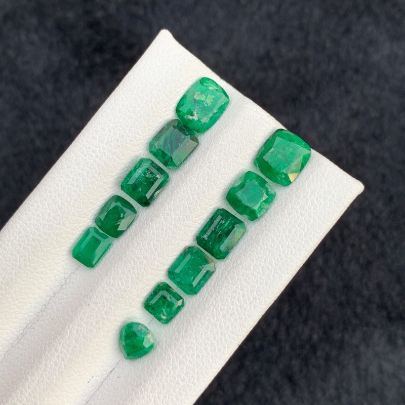 Natural Swat Emerald Lot 6.77 Ct 11 Pieces Mixed Cut Cushion Emerald Pear Loose gallery