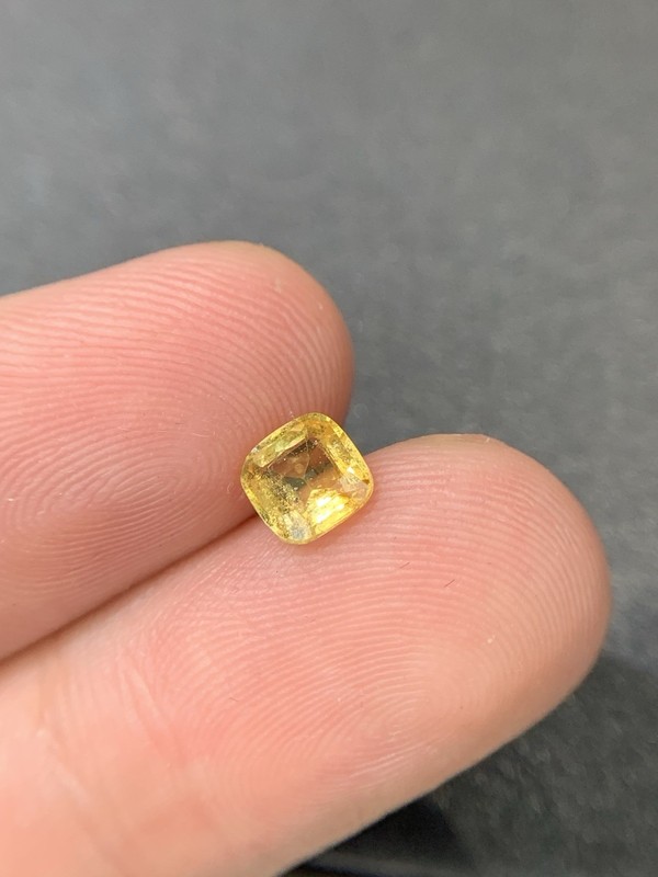 Yellow Sapphire 1.05 Ct gallery