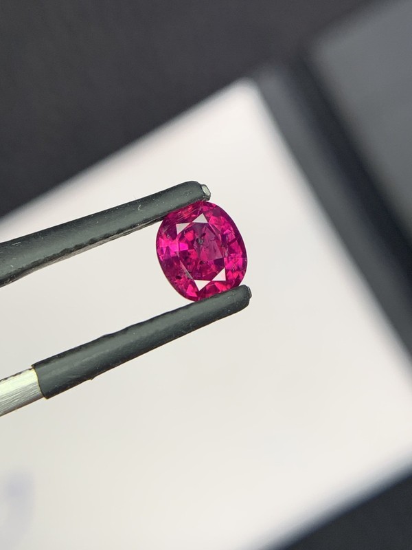 0.98 Ct Natural Ruby Oval Shape Loose Gemstone From Kashmir Pakistan gallery