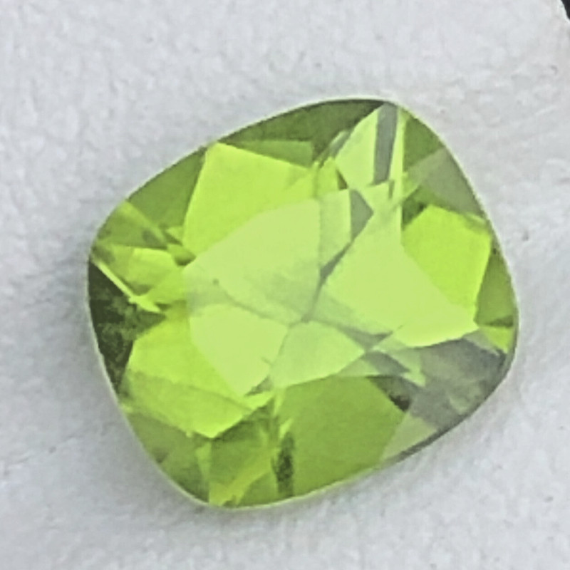 3.60 Ct Natural Green Peridot Cushion Cut Loose Gemstone Pakistan VVS/SI