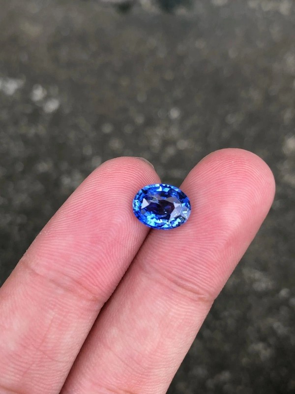 5.5 Ct AAA+ Certified Natural Rare Lustrous Blue Tanzanite Oval Cut Gemstone