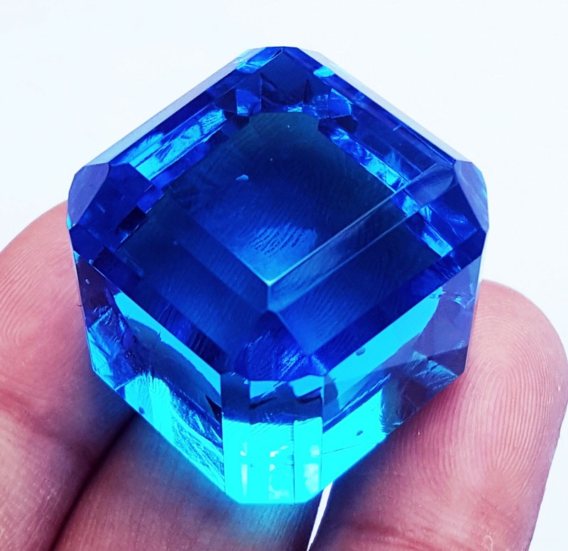 Brazilian Blue Topaz 160 to 170 Ct Cube Certified Loose Gemstone
