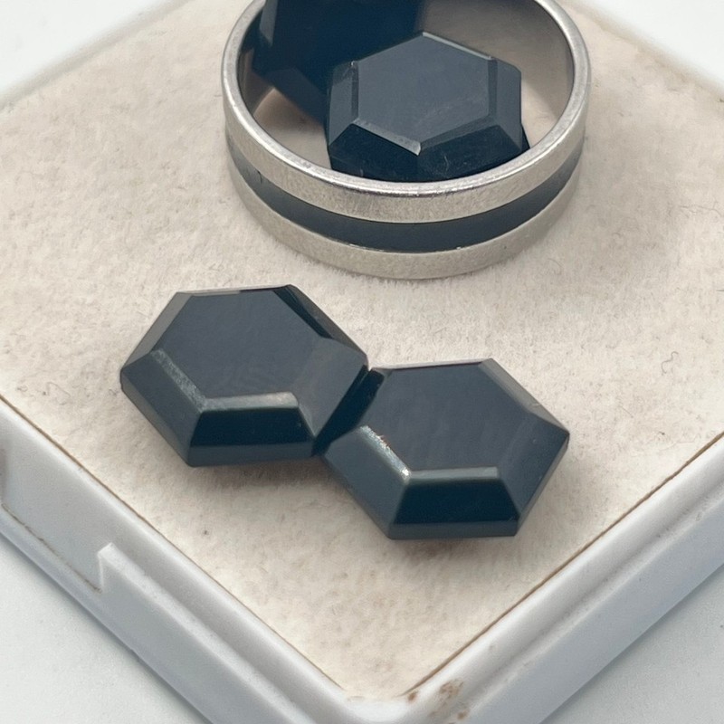 [WHOLESALE] NATURAL BLACK ONYX FACETED HEXAGON SHAPE LOOSE GEMSTONE gallery