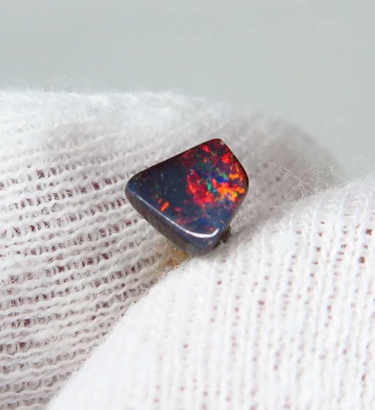 Australian Boulder Opal 0.50ct Gem Natural Queensland Stone.