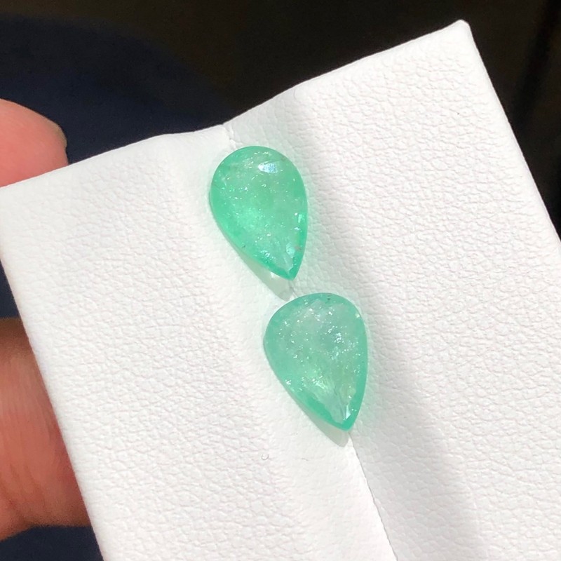 2.98 Carats Natural AIG Certified Paraiba Tourmaline Pair Pear Cut From Mozambiq gallery