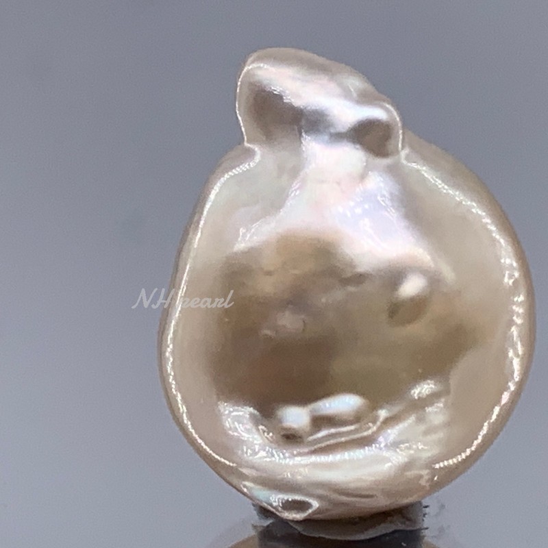 South Sea Pearl white baroque 13mm x 16.2mm, 3.39g undrilled gallery