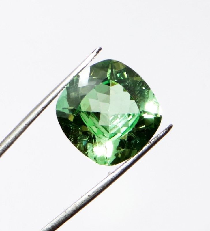 21.00 Cts Natural Olive-Green Peridot Square Cut Pak Loose Gemstone Certified