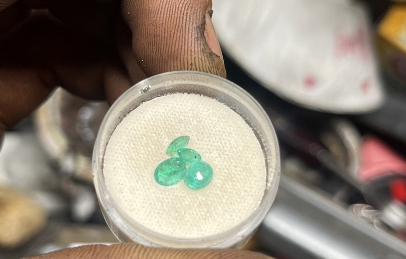 Green Colombian Emerald 1.10 Ct Unheated Natural Loose Gemstone