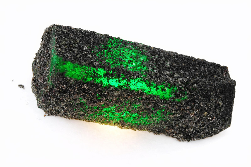 Genuine Natural Emerald Green 85 Ct Uncut Rough Loose Gemstone CERTIFIED