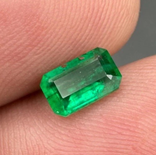 0.91 carat Unheated Untreated Natural Emerald Loose Gemstone from Swat Pakistan