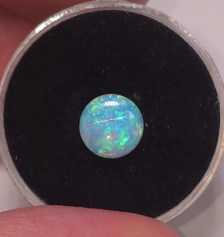 Australian Coober Pedy opal. 8mm Round Calibrated. 1ct. Natural solid opal