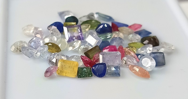 21.10 CTS Natural Multi Colour Sapphire Mix Shape Faceted Cut Gemstone 60 Pieces gallery
