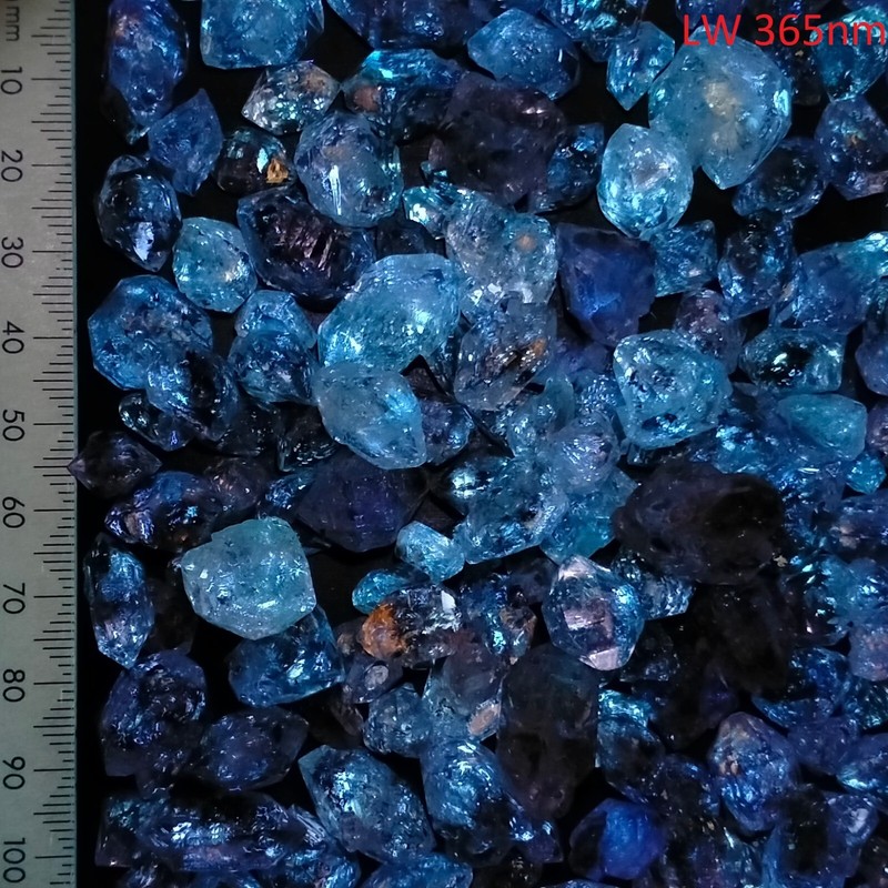 Petroleum Quartz UV reactive crystals fluorescent loose bundle Choose Weight
