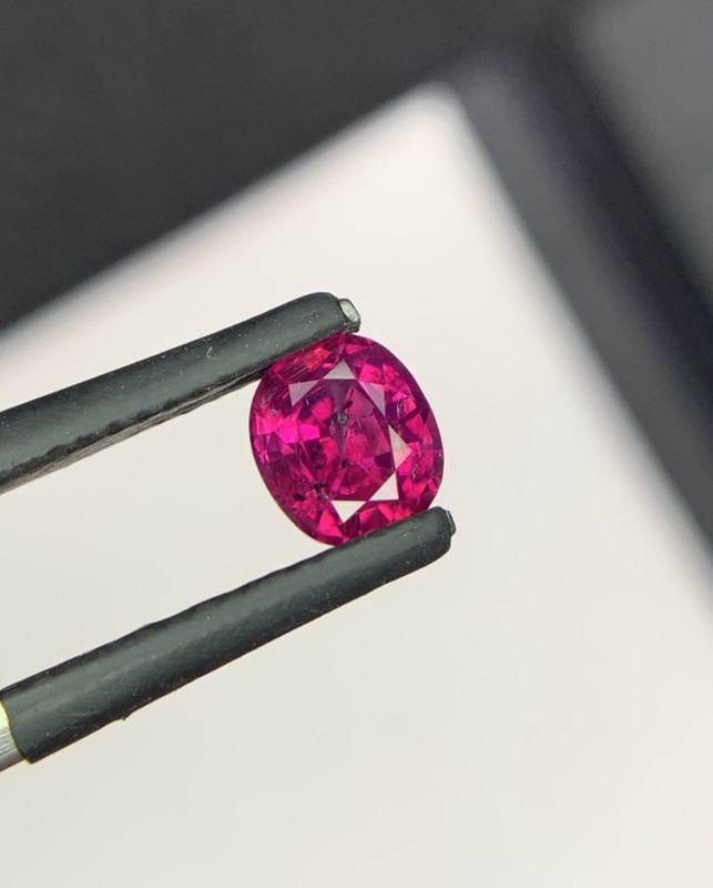 0.98 Ct Natural Ruby Oval Shape Loose Gemstone From Kashmir Pakistan