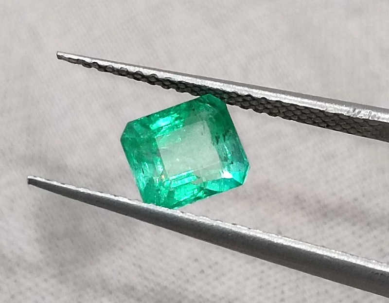 Certified 1.06ct Medium Neon Green Natural Zambian Emerald, Minor Oiled Loose Ge gallery