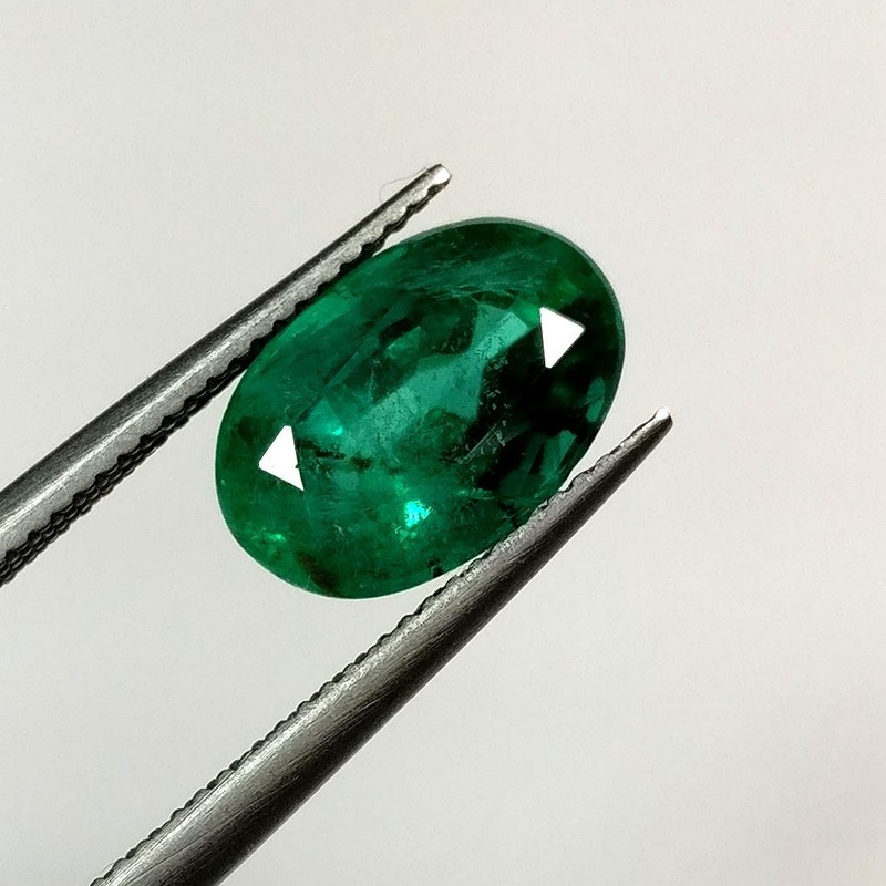 2.62ct Natural Emerald oval top green good luster untreated collection