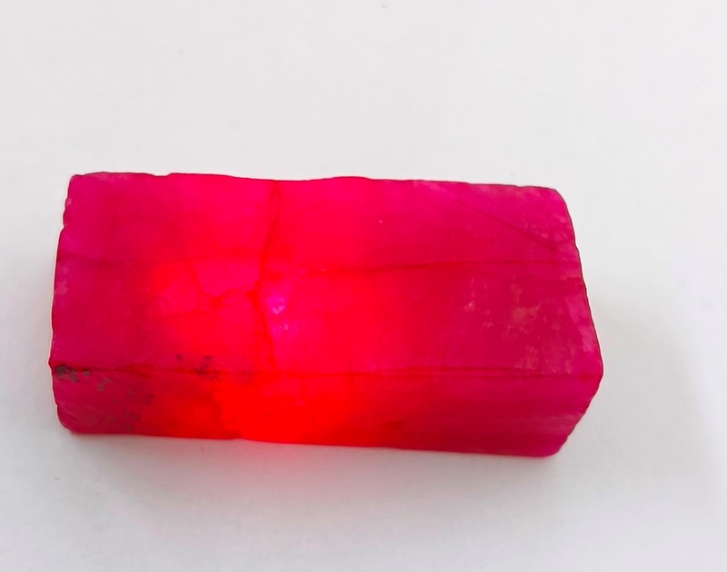 Natural Red Beryl (Bixbite) Rough Loose Gemstone Q66-1