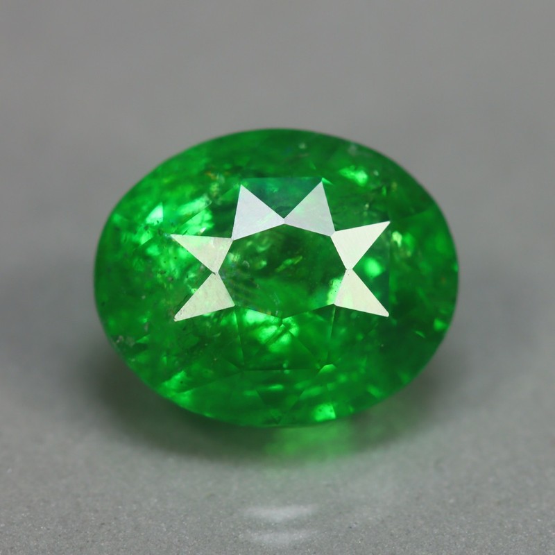 4.26 Cts_AIG Certified_100 % Natural Unheated VIVID Green TSAVORITE Garnet gallery